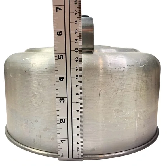 Mirro Aluminum Cake Saver Carrier Locking Lid W/ Handle Pan Vintage 60s USA Made - Picture 11 of 13